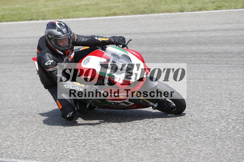 /27 12.06.2025 Ducati Schweiz Trackday Warmup  ADR/gelb-jeaune/9